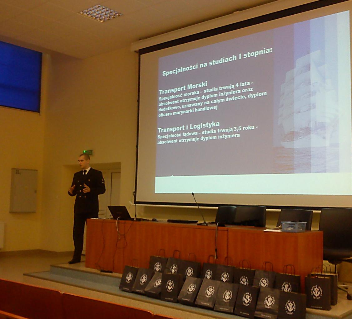 Prezentacja Wydziału Nawigacyjnego Prezentacja Wydziału Nawigacyjnego