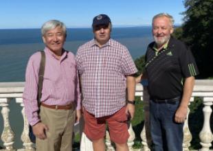 19-22.10.2022, AGA 22, Batumi Gruzja. JM Rektor UMG prof. A. Weintrit, z prawej prof. Glenn Blackwood, z lewej prof. Takeshi Nakazawa