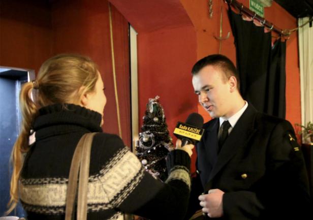 Student Wydziału Mechanicznego opowiadający o wiatrowskazie, fot. Magdalena Bergańska Student Wydziału Mechanicznego opowiadający o wiatrowskazie, fot. Magdalena Bergańska