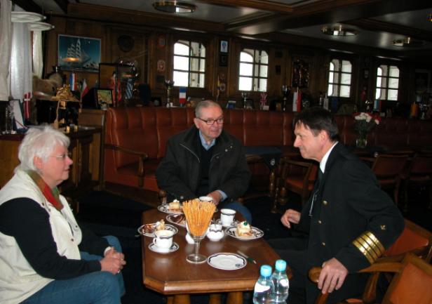 Spotkanie w salonie \"Daru Młodzieży\"