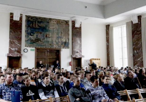 Zaproszona młodzież ze szkół ponadgimnazjalnych, fot. Katarzyna Okońska Zaproszona młodzież ze szkół ponadgimnazjalnych, fot. Katarzyna Okońska