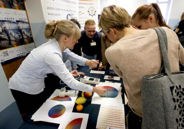 Stoisko Koła Naukowe CARGO, fot. Katarzyna Okońska Stoisko Koła Naukowe CARGO, fot. Katarzyna Okońska