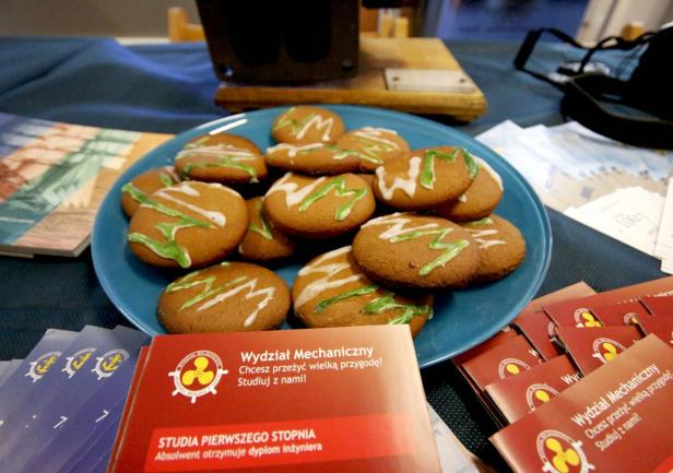 Ciastka przygotowanę przez studentkę Wydziału Mechanicznego, fot. Katarzyna Okońska Ciastka przygotowanę przez studentkę Wydziału Mechanicznego, fot. Katarzyna Okońska