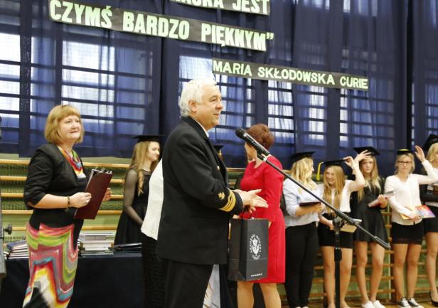 Zakończenie roku szkolnego w II Liceum Ogólnokształcącym w Rumi, fot. Katarzyna Okońska Zakończenie roku szkolnego w II Liceum Ogólnokształcącym w Rumi, fot. Katarzyna Okońska