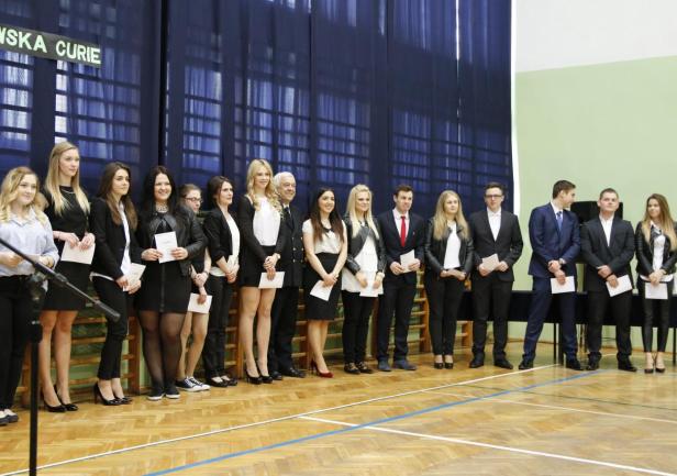 Zakończenie roku szkolnego w II Liceum Ogólnokształcącym w Rumi, fot. Katarzyna Okońska Zakończenie roku szkolnego w II Liceum Ogólnokształcącym w Rumi, fot. Katarzyna Okońska