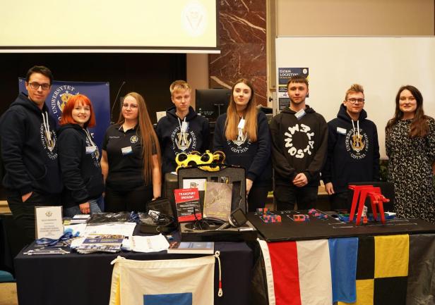 Studenci z Koła Naukowego Innowacyjnych Systemów Transportowo-Logistycznych (ISTL)