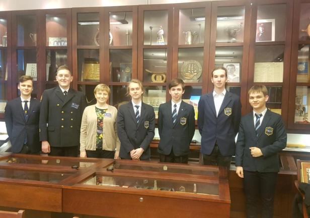 Z uczniami m.in. Katolickiego Liceum Ogólnokształcącego w Gdyni. Fot. Alina Wandtke