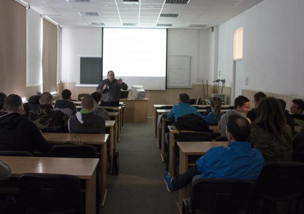 Uczniowie Zespołu Szkół Chłodniczych i Elektronicznych w Akademii Morskiej, fot. Katarzyna Okońska Uczniowie Zespołu Szkół Chłodniczych i Elektronicznych w Akademii Morskiej, fot. Katarzyna Okońska