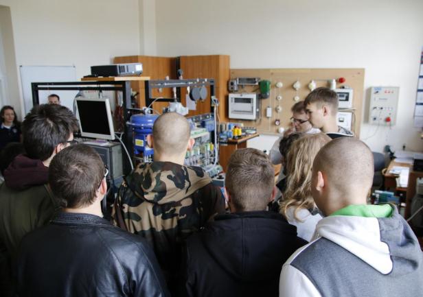 Uczniowie Zespołu Szkół Chłodniczych i Elektronicznych w Akademii Morskiej, fot. Katarzyna Okońska Uczniowie Zespołu Szkół Chłodniczych i Elektronicznych w Akademii Morskiej, fot. Katarzyna Okońska