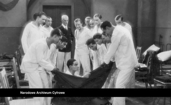 Kadr z filmu "Pod baderą miłości" (1929)