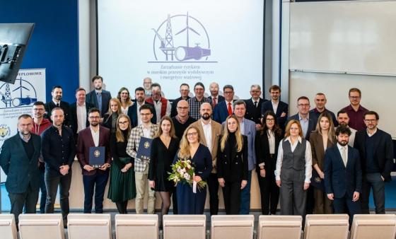 Nowi absolwenci i kolejna edycja studiów podyplomowych branży offshore na Uniwersytecie Morskim w Gdyni