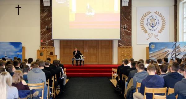 Debata z Rektorem Akademii Morskiej w Gdyni, fot. Magdalena Zajk Debata z Rektorem Akademii Morskiej w Gdyni, fot. Magdalena Zajk